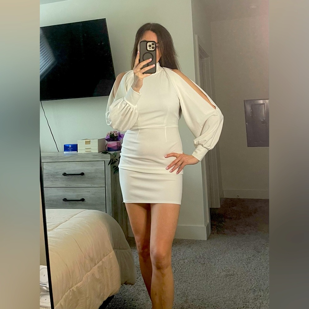 Elegant White Cold Shoulder Dress